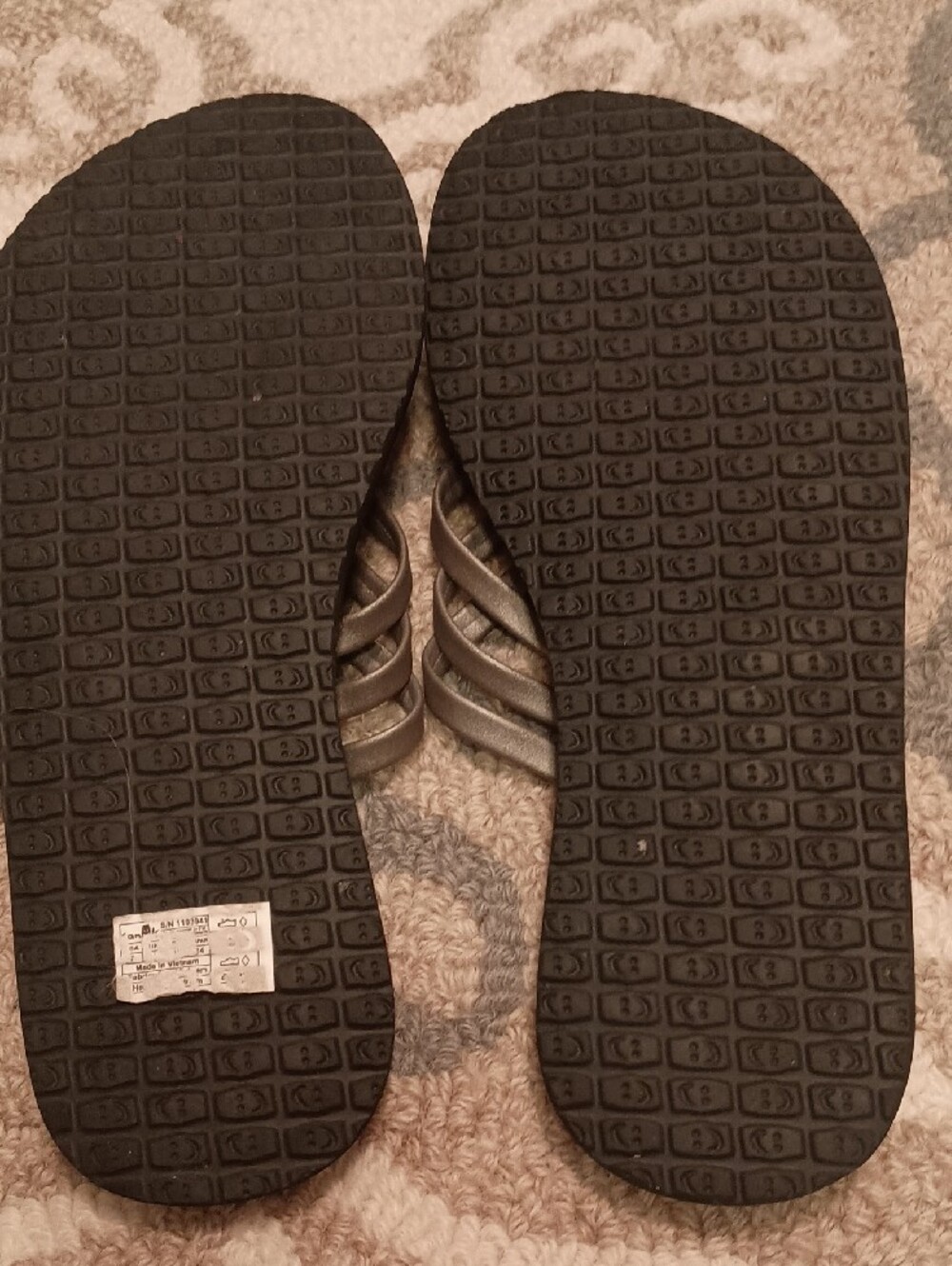 Sanuk Women's Metallic Pewter Strappy Toe-Post Yoga Sandals - Picture 2 of 3